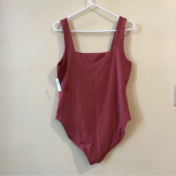 Old Navy Sleeveless Square Neck Bodysuit - Picture 3 of 7